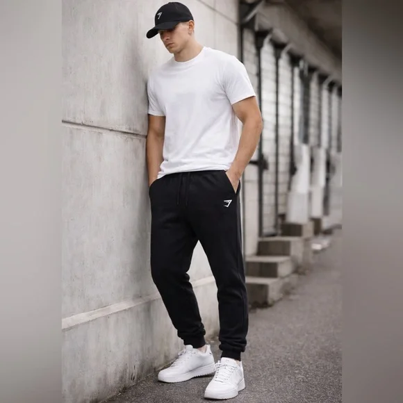 Gymshark EUC Black Tapered Joggers Athletic Fleece Sweatpants Menβs M Gym Fit - Picture 1 of 16